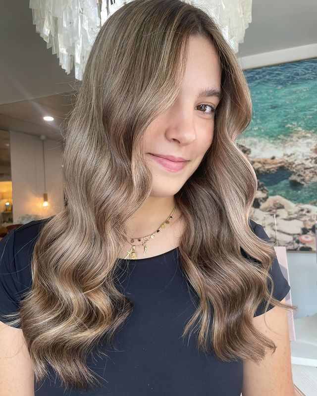 Ash Brown Layers With Subtle Waves