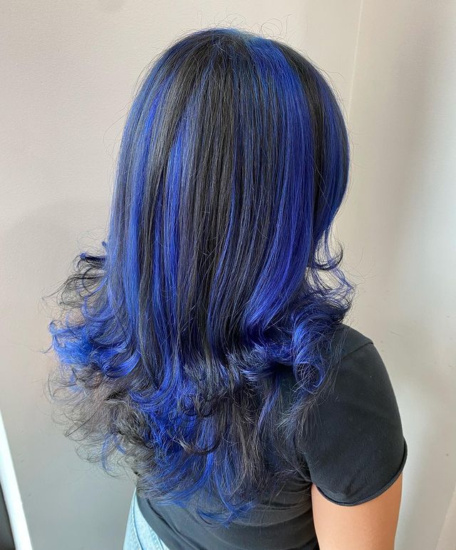 Bold Blue-Black Stacked Cut