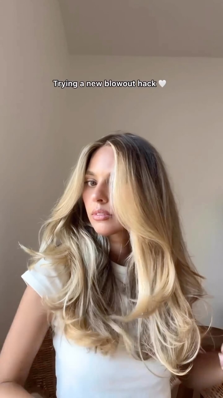 Soft-Bounce Luxe Voluminous Tousled Blowout