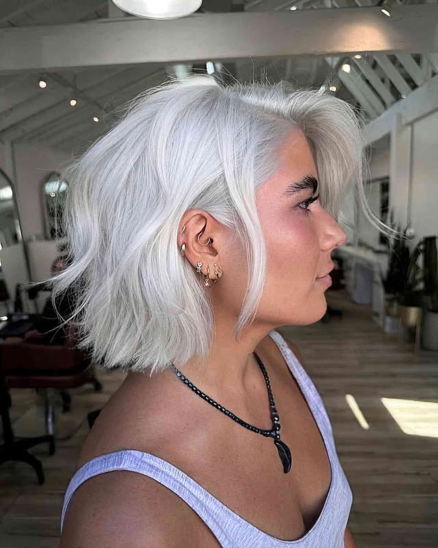 Voluminous Platinum Wavy Bob with Lace Front